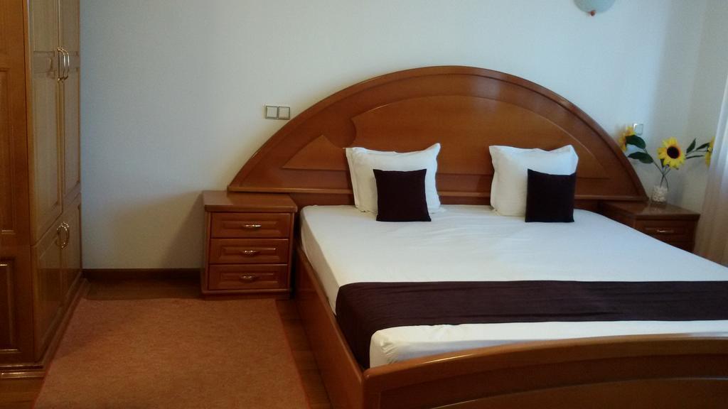 Family Hotel Elegance Арбанаси Экстерьер фото